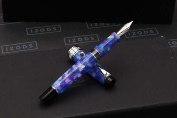Aurora Optima Caleidoscopio Luce Blu Fountain Pen - NEVER INKED 1
