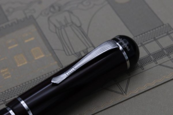 Montegrappa Mia Carissima Blackcurrant Ebonite LE Fountain Pen - UNUSED 4