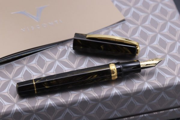 Visconti Medici Golden Black Fountain Pen - UNUSED - 18k Medium Nib 1