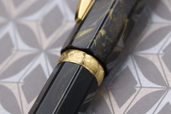 Visconti Medici Golden Black Fountain Pen - UNUSED - 18k Medium Nib 4