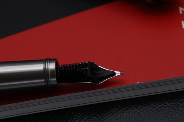 Montblanc Heritage Rouge et Noir Black SE Fountain Pen - Image 4