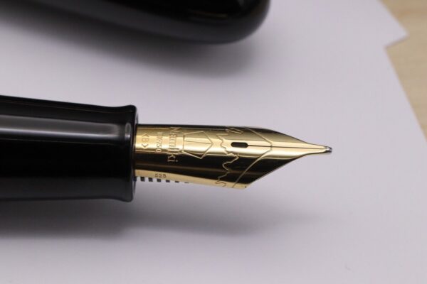 Namiki Yukari Royale Black Urushi Fountain Pen - Broad Nib - Image 3