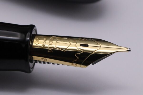 Namiki Yukari Royale Black Urushi Fountain Pen - Broad Nib - Image 4