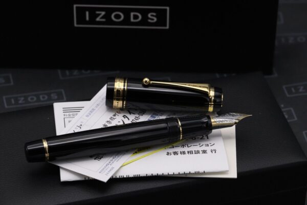 Pilot Custom Urushi Black Fountain Pen - Image 2