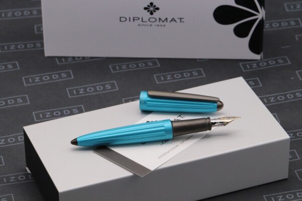 Diplomat Aero Turquoise Fountain Pen - 14k Broad Nib