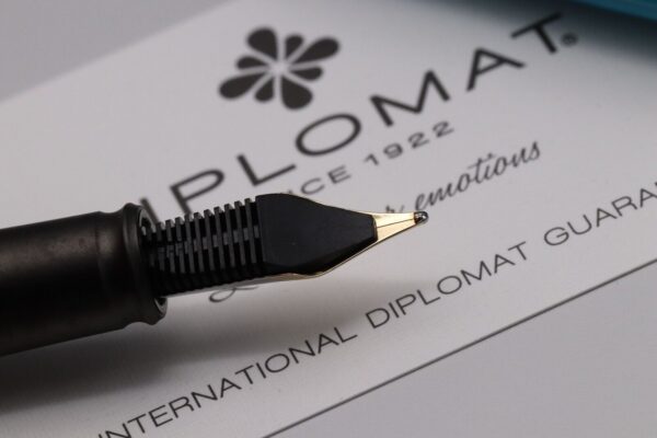 Diplomat Aero Turquoise Fountain Pen - 14k Broad Nib - Image 5