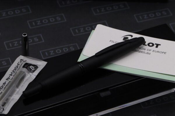 Pilot Capless Matte Black Fountain Pen - 18k Broad Nib - Image 2