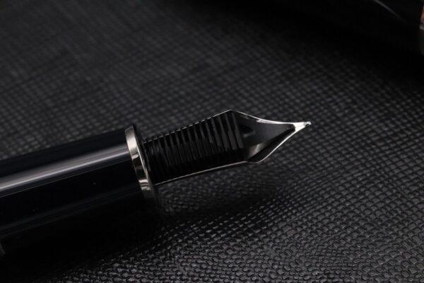 Montblanc Writers Edition Mark Twain Fountain Pen - UNUSED - Fine Nib - Image 4