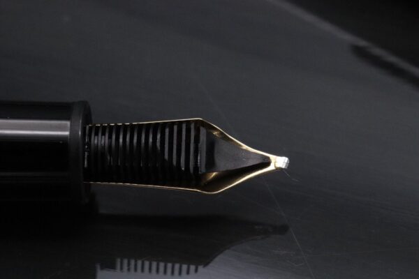 Montblanc Meisterstuck 146 LeGrand Platinum Coated Fountain Pen - OB Nib - Image 4