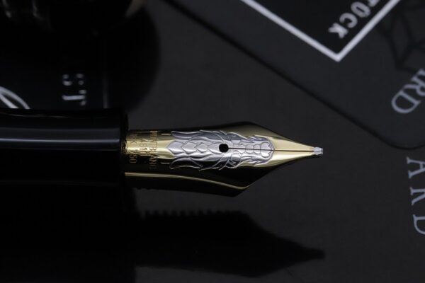 Montblanc Writers Edition Imperial Dragon Fountain Pen - NEVER INKED - Broad Nib - Image 3