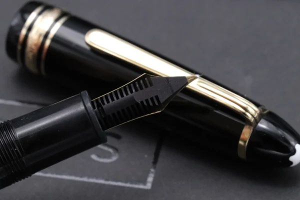 Montblanc Meisterstuck 146 LeGrand Gold Coated Fountain Pen - 18c Monotone Nib - Image 4