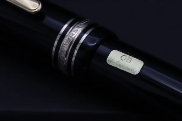 Montblanc Meisterstuck 146 LeGrand Gold Coated Fountain Pen - OB Monotone Nib - Image 4